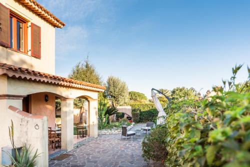 Nora Guesthouse Rooms and Villas 1