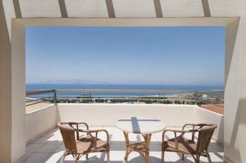 Kipriotis Panorama Hotel & Suites - image 13