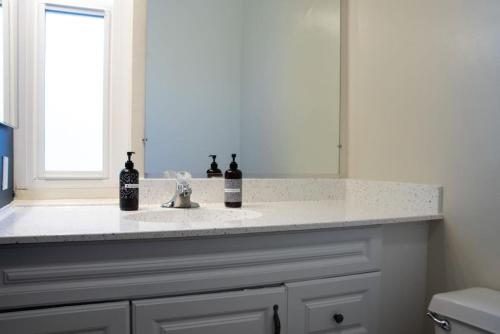 WanderJaunt - Madeira - 2BR - Point Loma