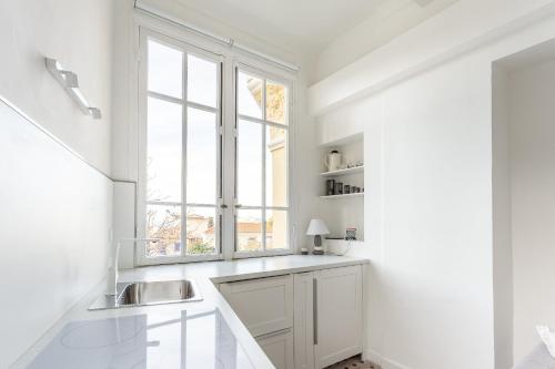 Cocina, Seaside Studio by iCasamia it in Mont Boron