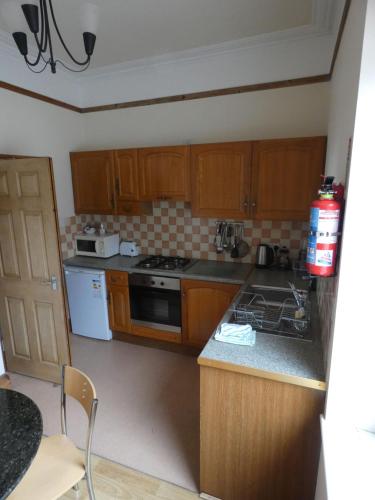 Hurst Dene Aparthotel - image 12