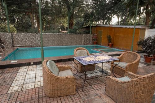 Swimming pool, Hotel Raj Resort in Madgaon