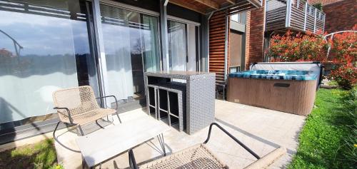 Plein Soleil avec Jacuzzi Privatif - image 3