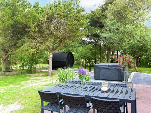  10 person holiday home in Bl vand in Blåvand