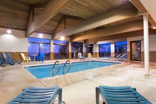 Days Inn by Wyndham Johnson Creek - image 8