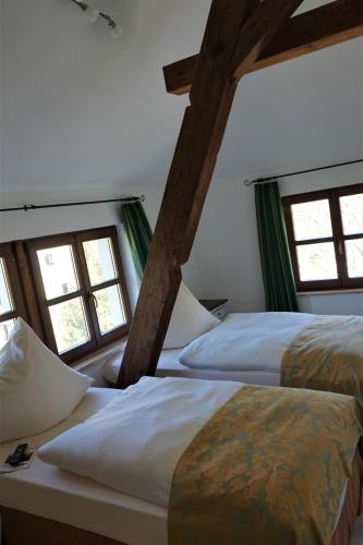 Hotel Schlossresidenz Heitzenhofen 4