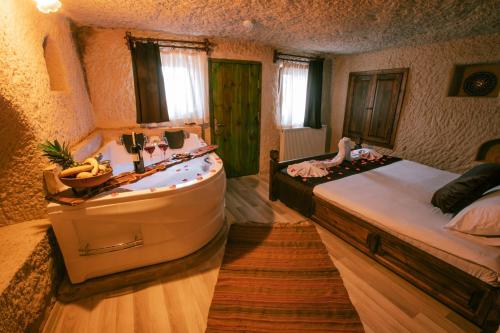 Suite, spa bathtub