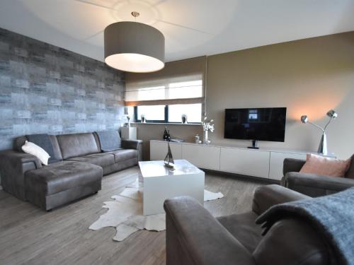 Guestroom, Apartment in Veere with Lake Views  Marina in Kamperland