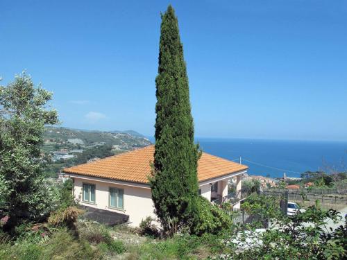  Apartment La Pineta - SLR112 by Interhome, Ferienwohnung in Costarainera