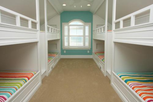 Beach House - image 3