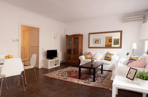Apartment with Terrace room in Letsgo Camp Nou Apartment