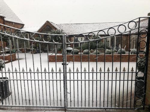 巴兹利 Hunger Barn 3星级 酒店 泳池