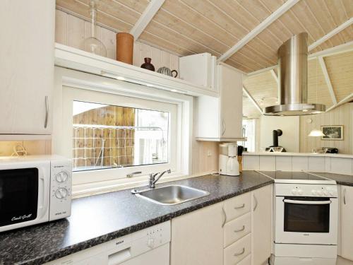  10 person holiday home in lb k in Ålbæk