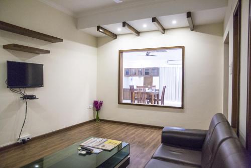 skyla service apartment road no 10 banjara hills near indo american hospital