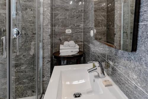 Aiello Suites Executive - image 2