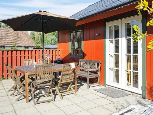 Three-Bedroom Holiday home in Nexø 21 