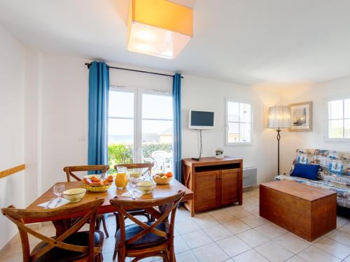 2 bedrooms, 4 beds