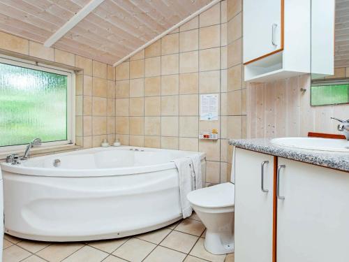  Five-Bedroom Holiday home in Juelsminde 1 in Slagelse