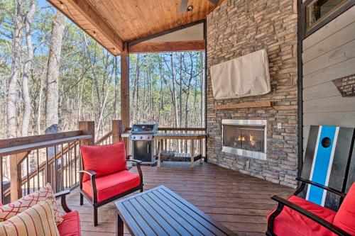 Luxury Cabin Getaway 1 Mi To Broken Bow Lake! in De Queen