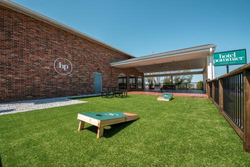 . Hotel Pommier Indianola