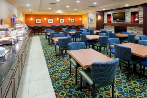 Holiday Inn Express Washington DC SW - Springfield, an IHG Hotel