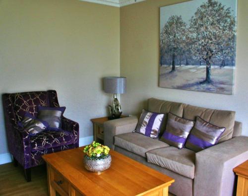Abbey Lodge B&B - image 2