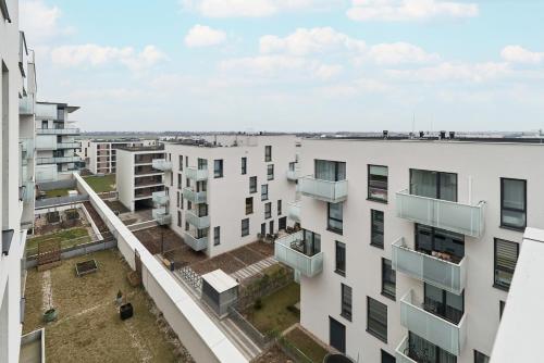 Apartments Wrocław Aleja Architektów by Renters - image 3