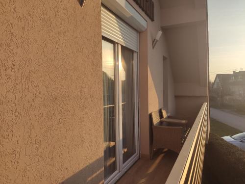 Royal De Lux - image 2