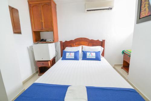 Economy Double Room image 8