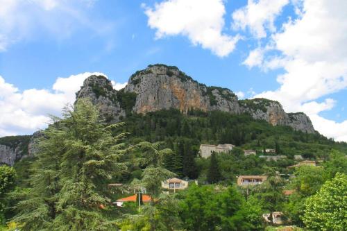 Les châtaigniers du Thaurac (Les chataigniers du Thaurac) in Saint-Bauzille-de-Putois