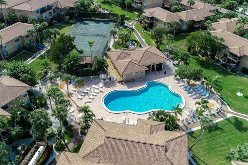 Enjoy sunsets with family on Sanibel's quiet west end - Blind Pass F101