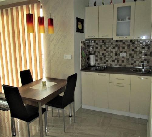 Studio Emi, Pomorie