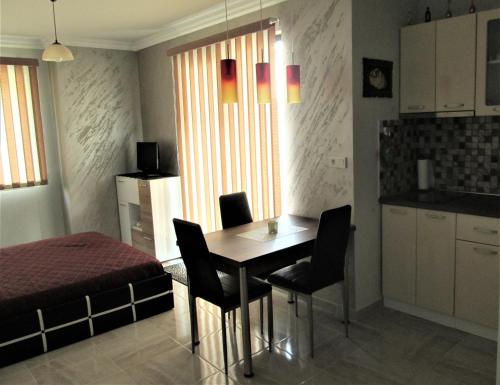 Studio Emi, Pomorie (Foto 3)