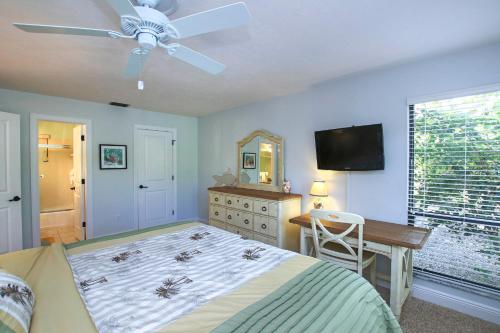 Beach condo within walking distance to Bowmans Beach A102 - image 3