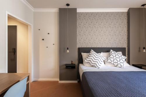B-Hotel - image 7