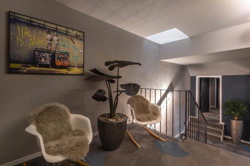B-Hotel - main image