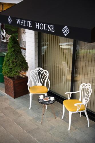 White House Hotel - image 3