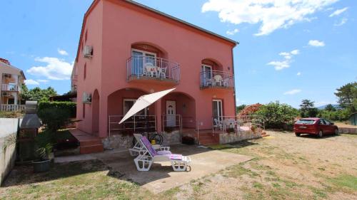  Apartments in Malinska/Insel Krk 13101, Ferienwohnung in Sveti Anton