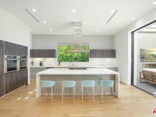 4 bedroom 5 beds Villa #KI in Los Angeles, USA