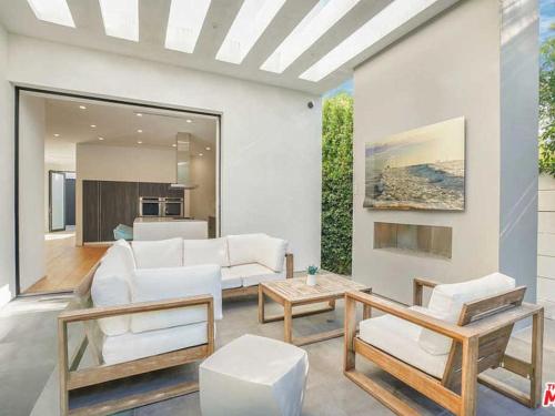 4 bedroom 5 beds Villa #KI in Los Angeles, USA