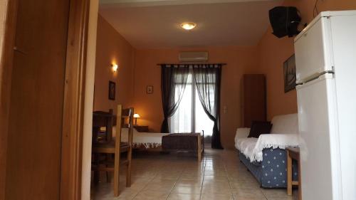 Pefka Studios & Apartments
