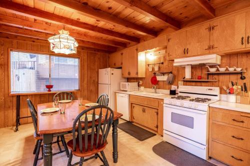 Peak House #2006 by Big Bear Vacations - image 7