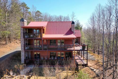 Fire on the Mountain - Mountain Views | 3 Levels of Decks | Outdoor Fireplaces | Hot Tub | Game Room, Mineral Bluff