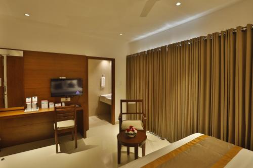 HOTEL ZODIAC - Photo 1 in Kochi, India