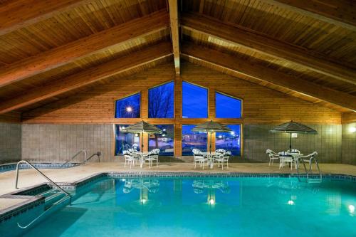 AmericInn by Wyndham Worthington - image 2