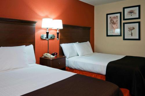 AmericInn by Wyndham Worthington - image 5
