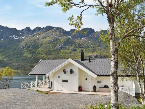 Vista exterior, 8 person holiday home in Tengelfjord in Melbu