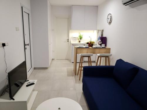 Modern & Cozy Studio w/ Backyard Near City Center, Limassol