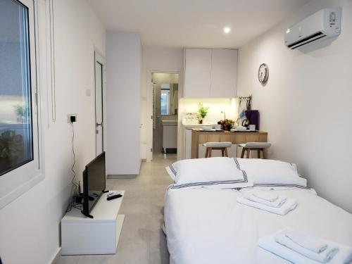 Modern & Cozy Studio w/ Backyard Near City Center, Limassol (foto 9)