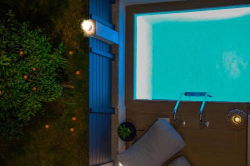 Aelia Seaside Luxury Suites 4